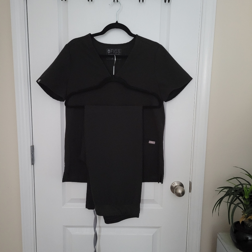 SOLD FIGS Black Scrub Set Medium